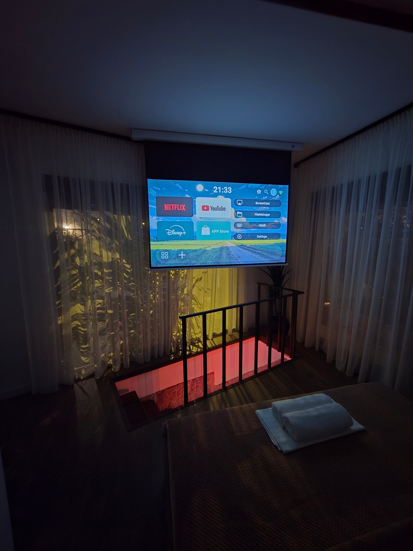 Duplex Apartment with Rooftop Hot Tub photo 7