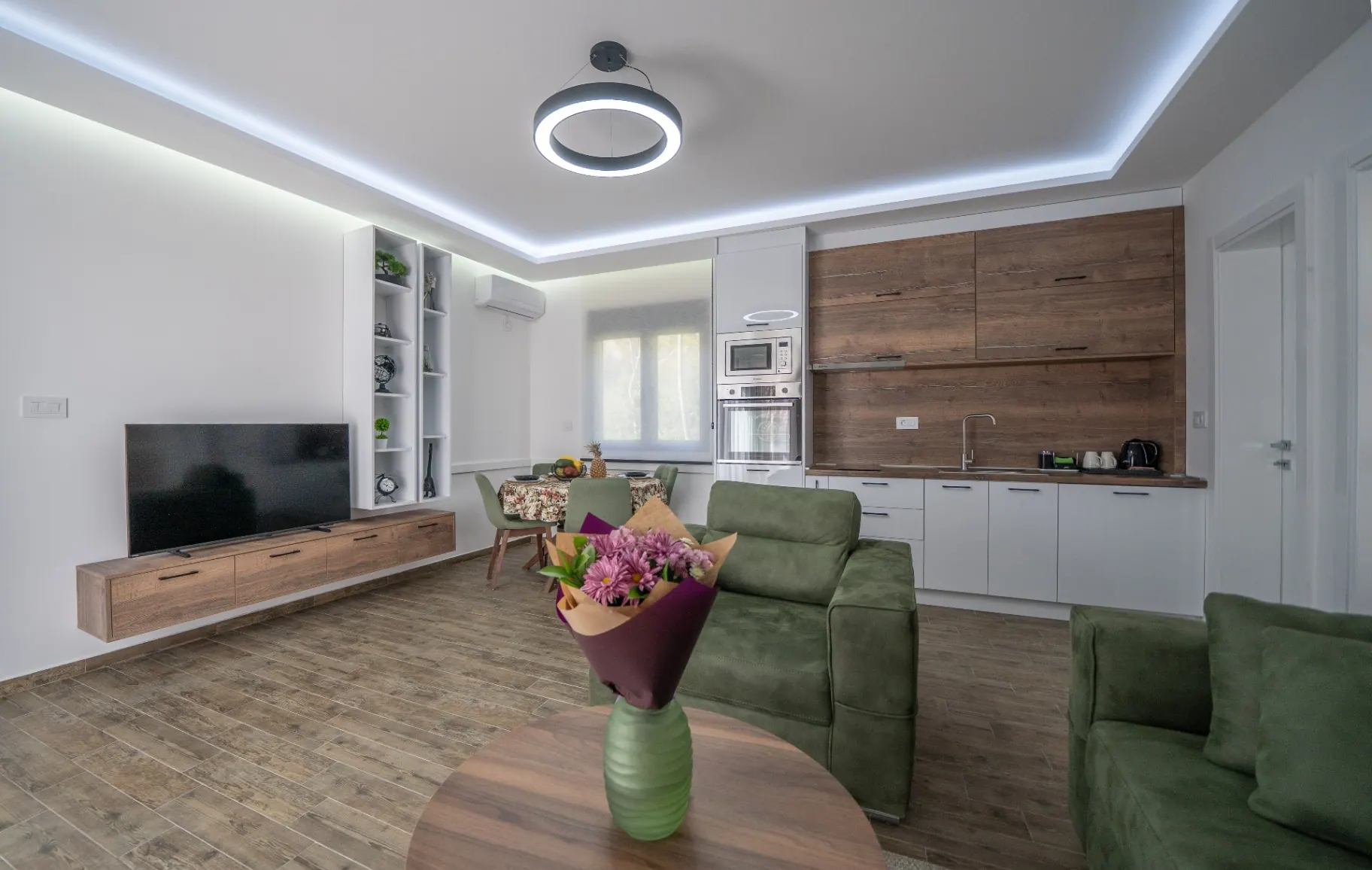 Apartment with Balcony, Garden View — living