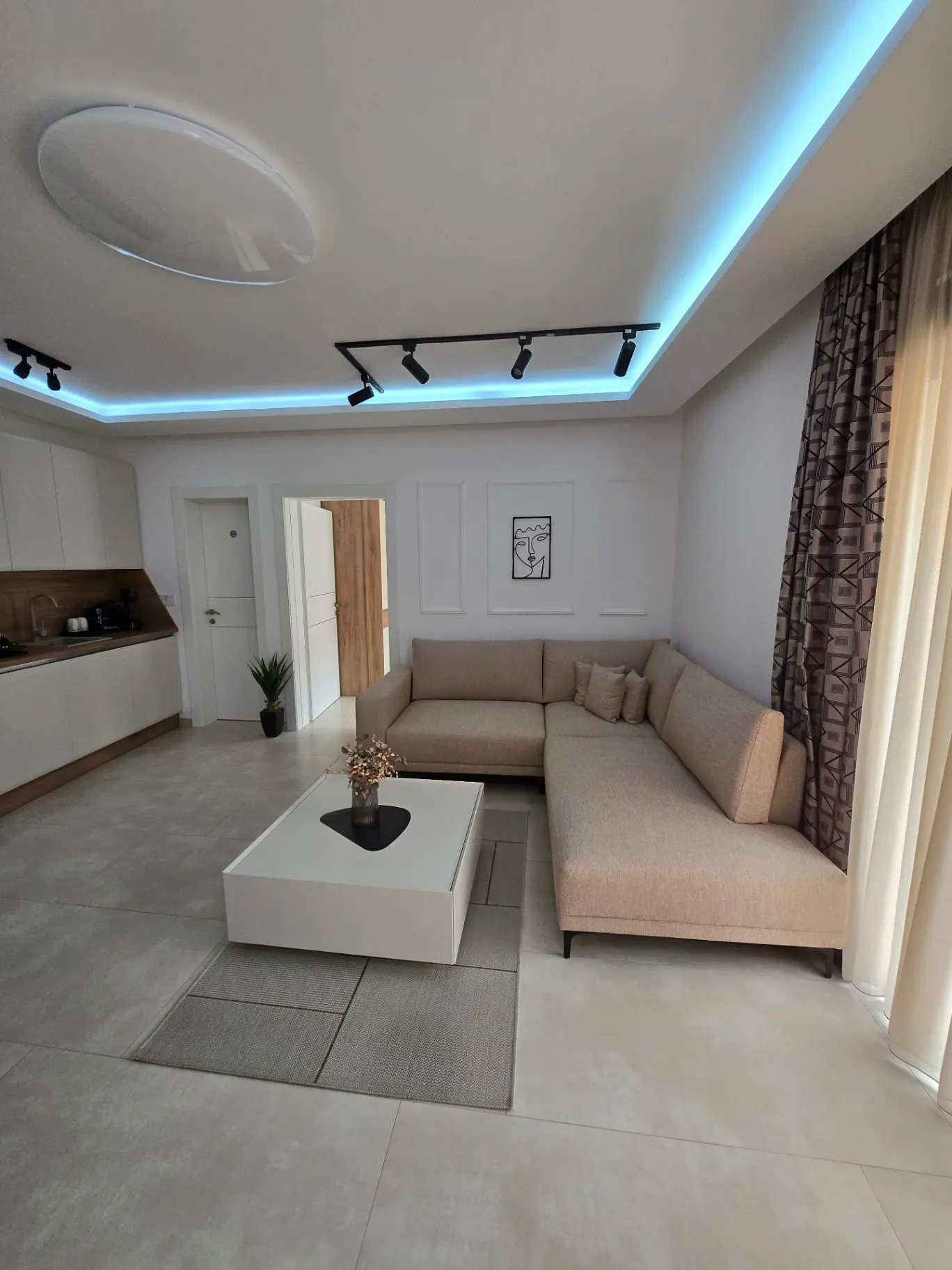 Deluxe One-Bedroom — bathroom