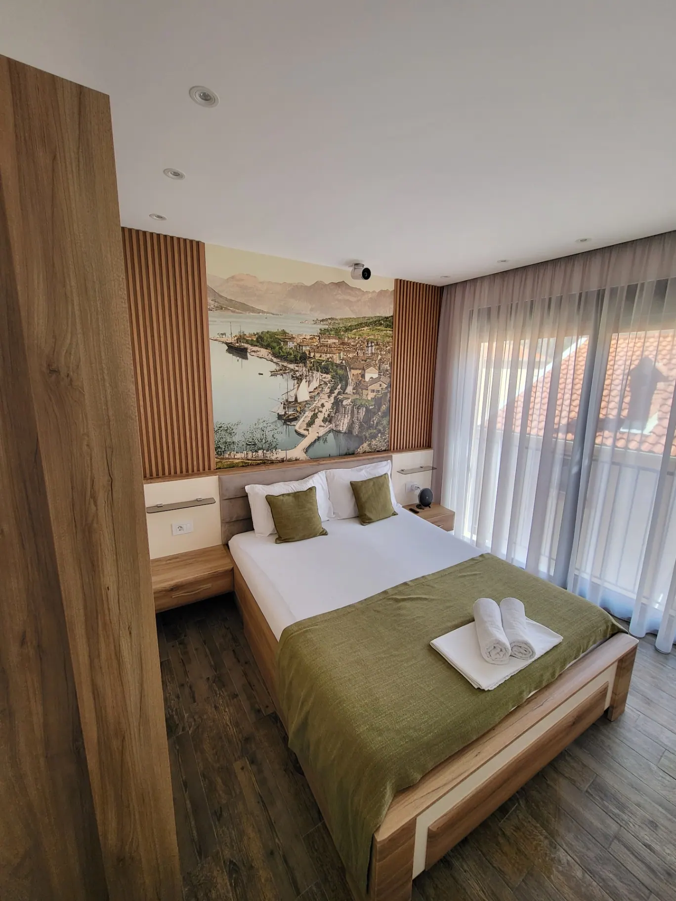 Apartment with Balcony, Garden View — balcony